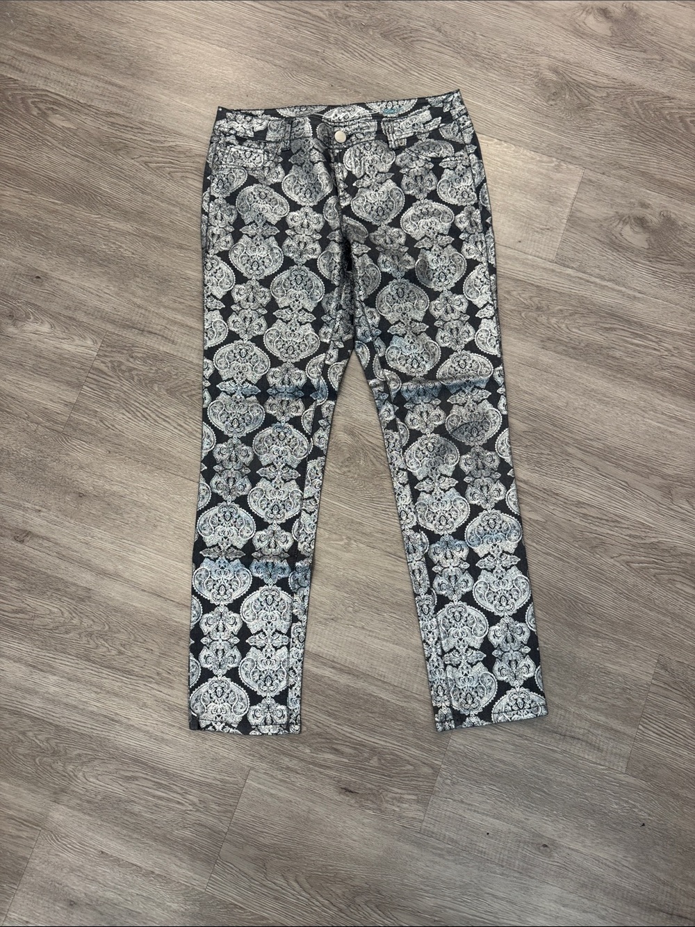 INC grey and silver Damask Print Skinny Jean Size 10 e24